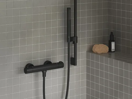 Zuhanyrózsa standard 957.20BL, fekete