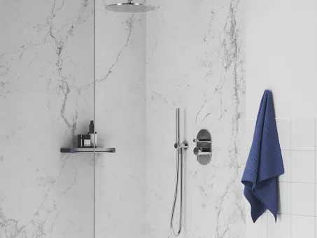 Fali kiállás integrált zuhanyrózsa tartóval 706.00CR, króm