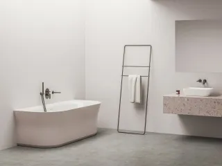 Ypsilon Wall 178x86, akrilkád, Alabaster Pink/fehér, szabadonálló, fehér/fekete/króm lefolyó