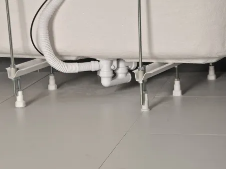 Kád le/túlfolyószett 570  Bowdenes fehér