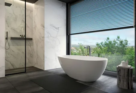 Vanilla szabadon álló műmárvány kád fekete előlappal