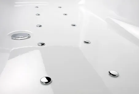 + 10 fúvókás pezsgőfürdő