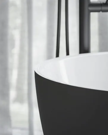 Freedom O Tec 170x77 akrilkád, fekete/fehér szabadonálló, fekete/fehér/króm lefolyó